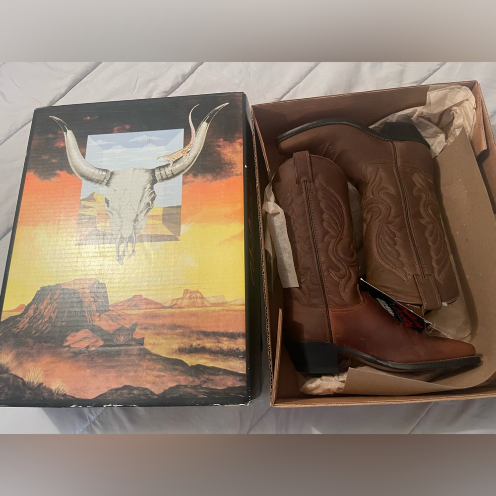 Abilene women’s size 6 brown leather boots.